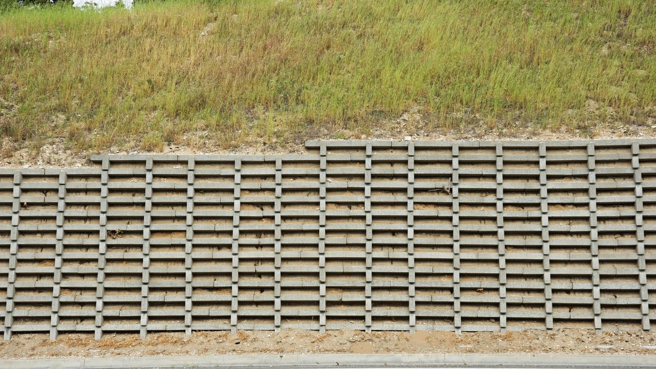 Image of a flexible retaining wall